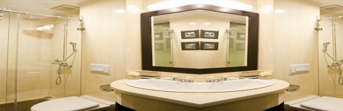 Medallion hotel bthroom
