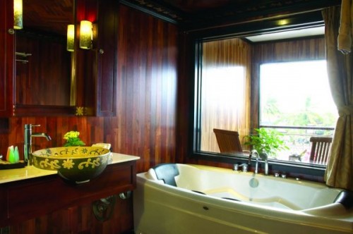 RV La  Marguerite cruise Bathroom