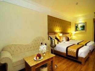 Tan Hai Long Suite room