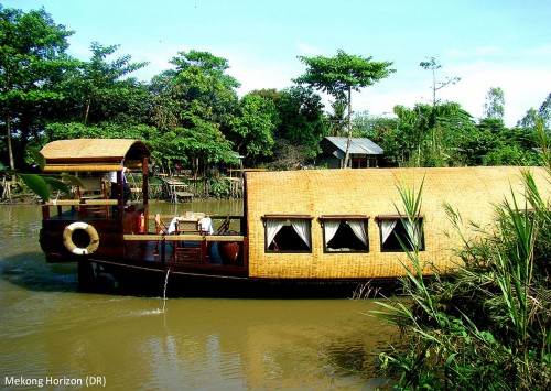 Song Xanh Sampan Cruise in Mekong delta