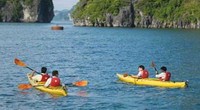 Kayaking in Halong bay