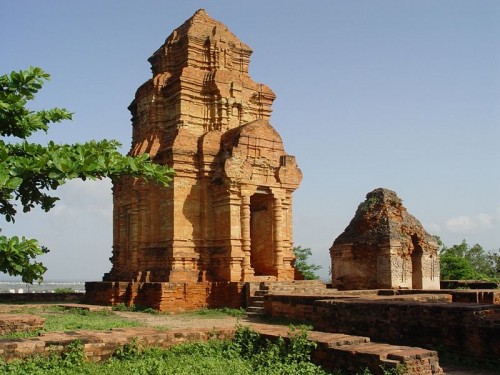 Cham Tower on way from Nha Trang to Dalat