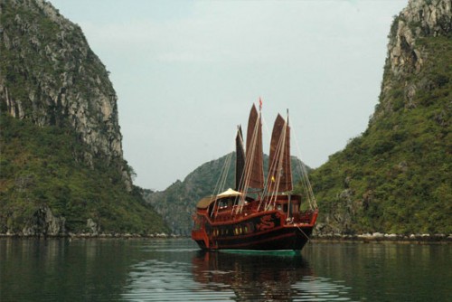 Red Dragon cruise Halong