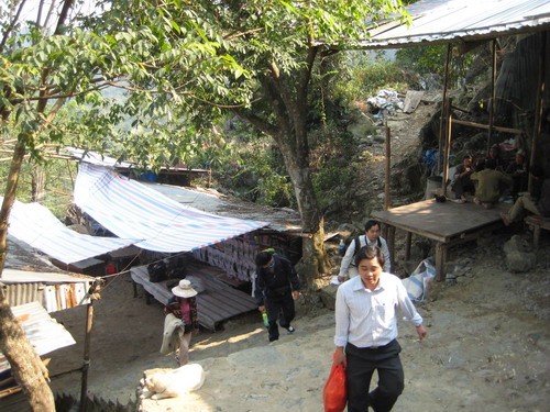 Trekking in Huong Pagoda