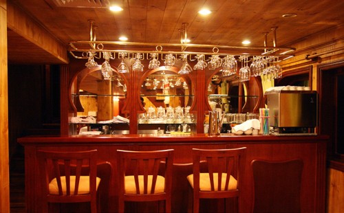 Mekong eyes bar