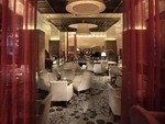 hanoi-sofitel-plaza-song-hong-bar