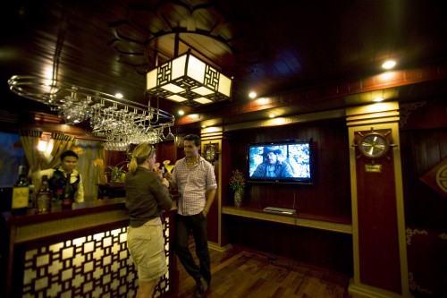 phoenix-cruise-bar