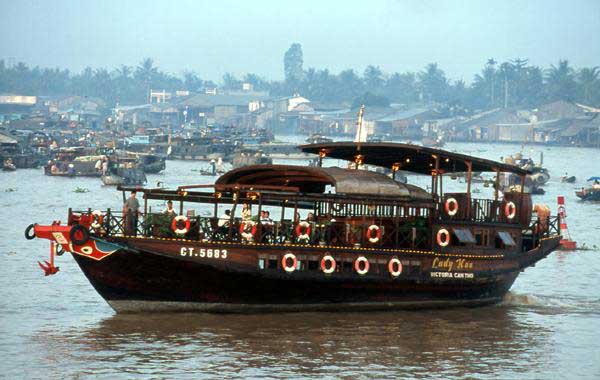 Mekong floating market